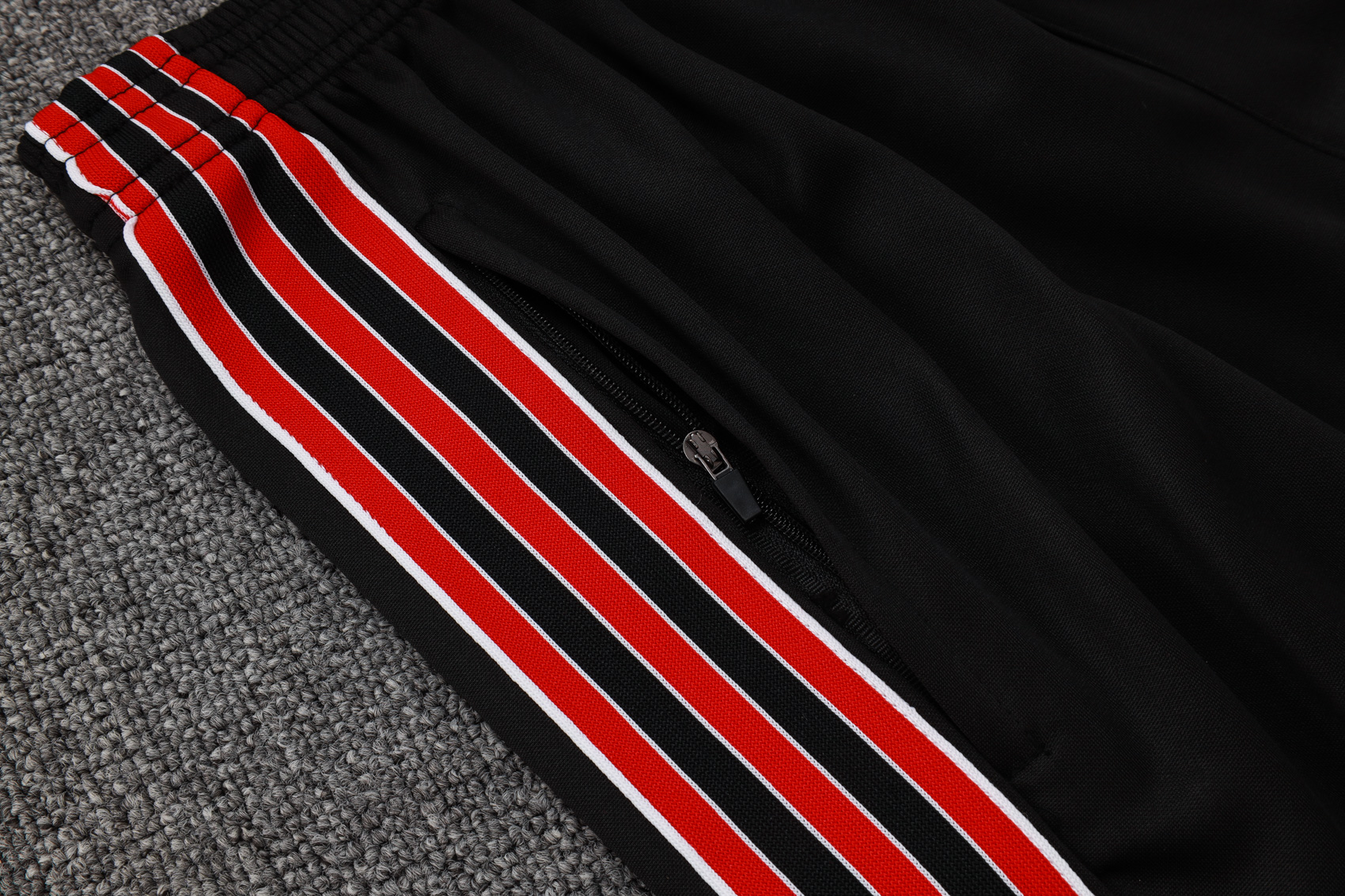 Liverpool Sleeveless Training Kit Red 2025/26