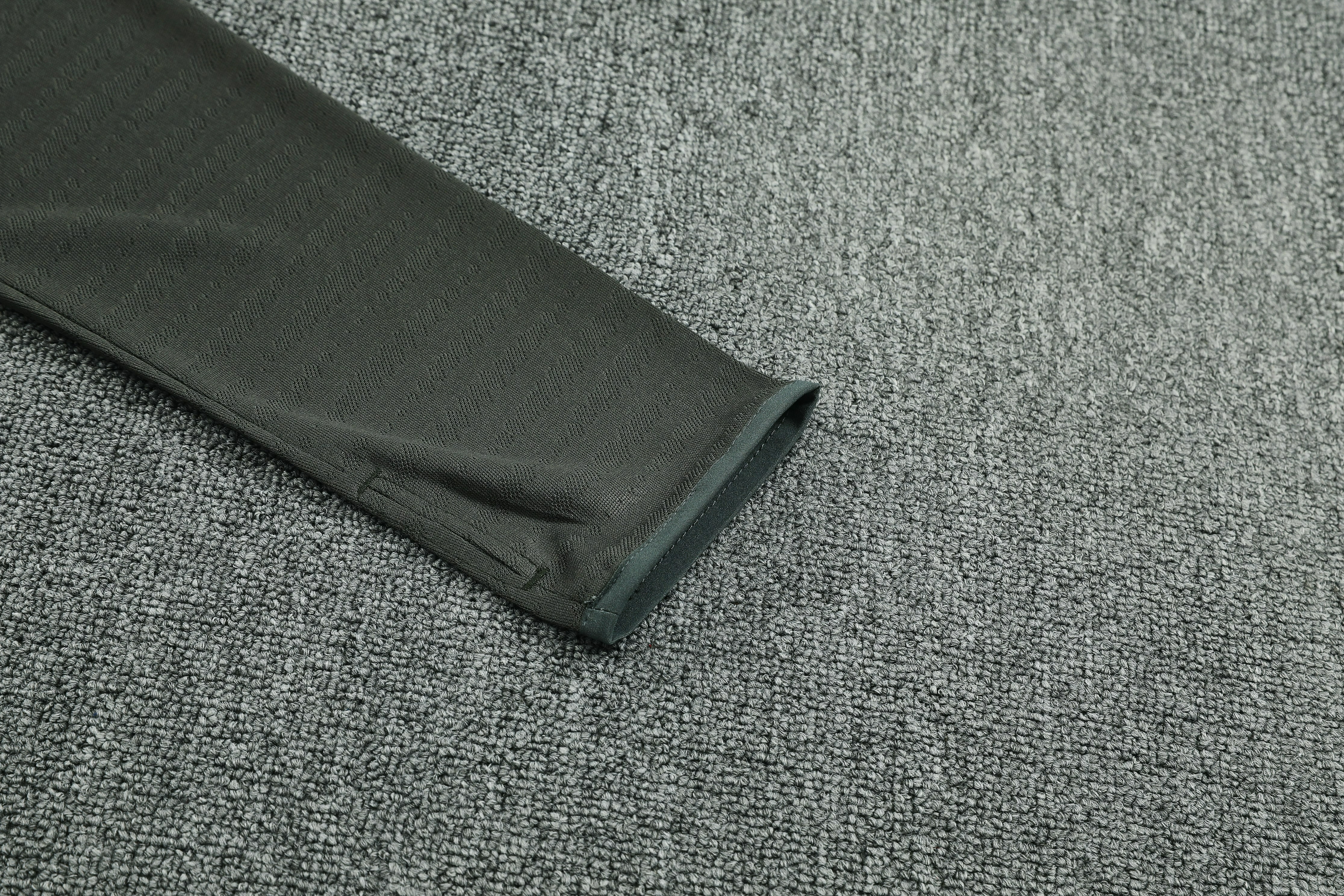 Real Madrid Authentic Training Kit (Sweatshirt+Pants) Light Green 2025/26 - Player Version