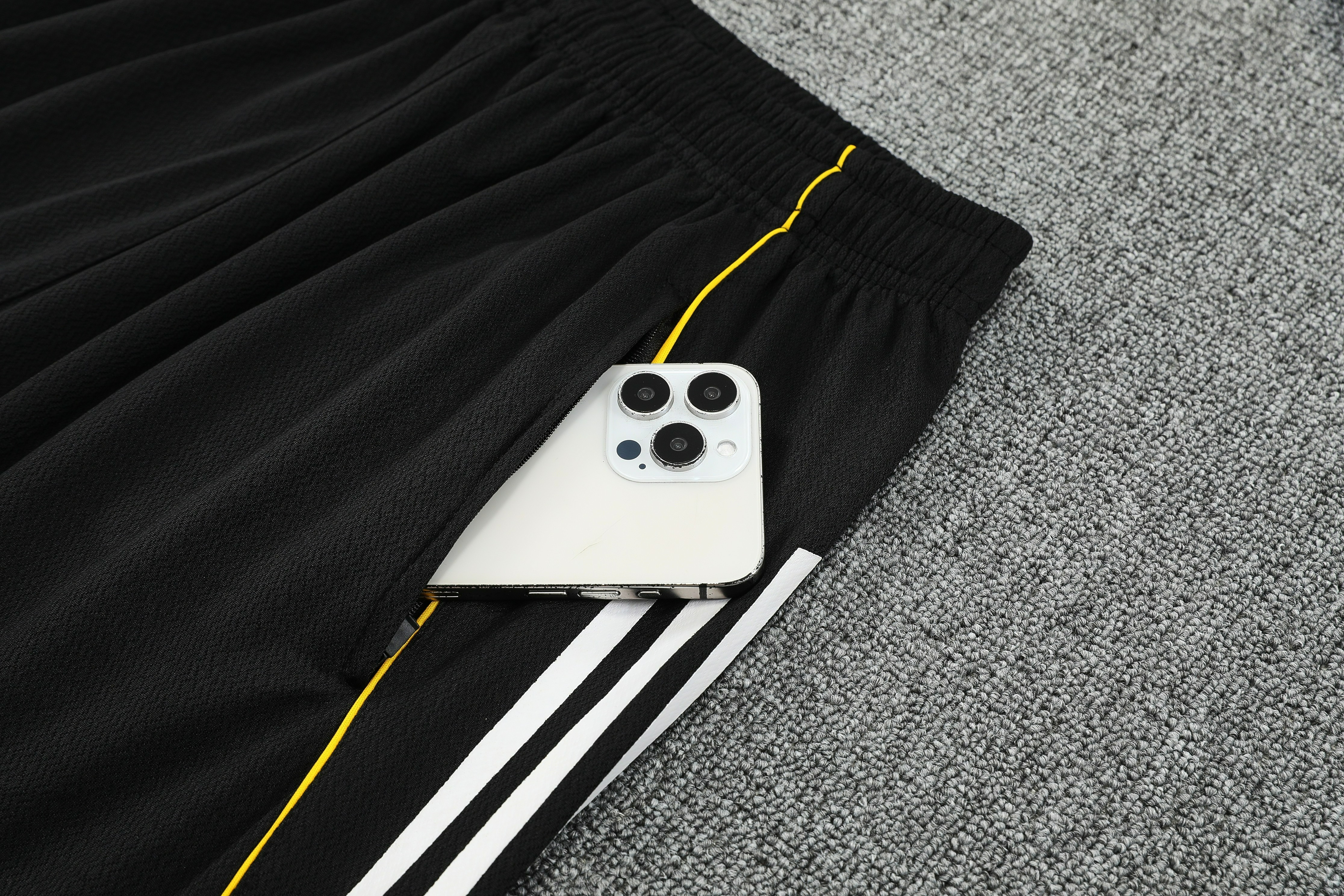 Real Madrid Sleeveless Training Kit 2025/26