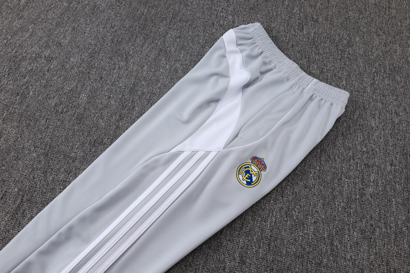 Real Madrid Training Kit (Jacket+Pants) White&Grey 2025/26