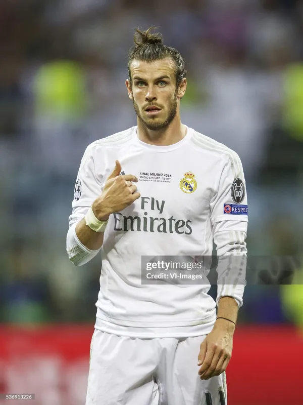 Real Madrid Authentic Retro Jersey Home Long Sleeve Soccer Shirt 2015/16