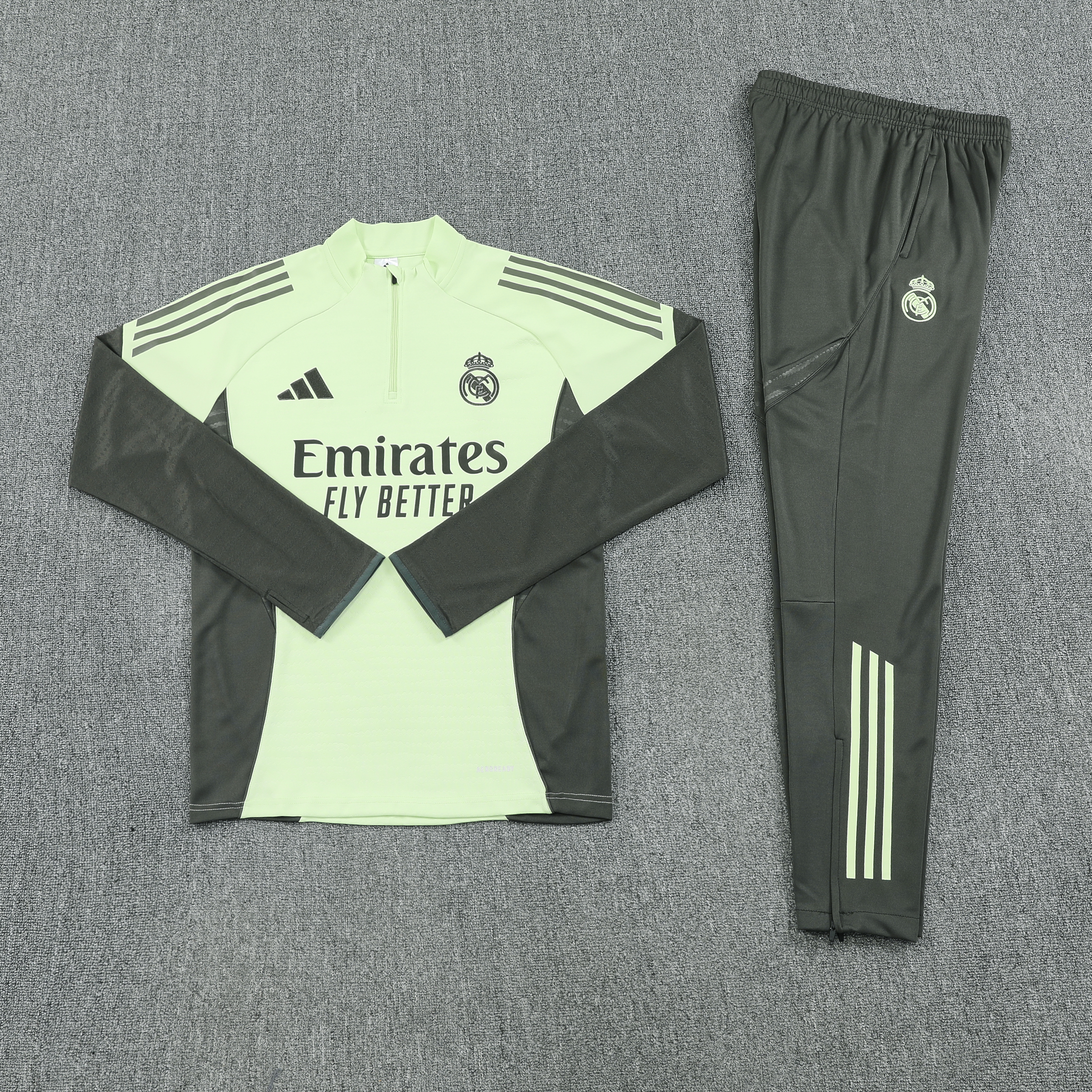Real Madrid Authentic Training Kit (Sweatshirt+Pants) Light Green 2025/26 - Player Version
