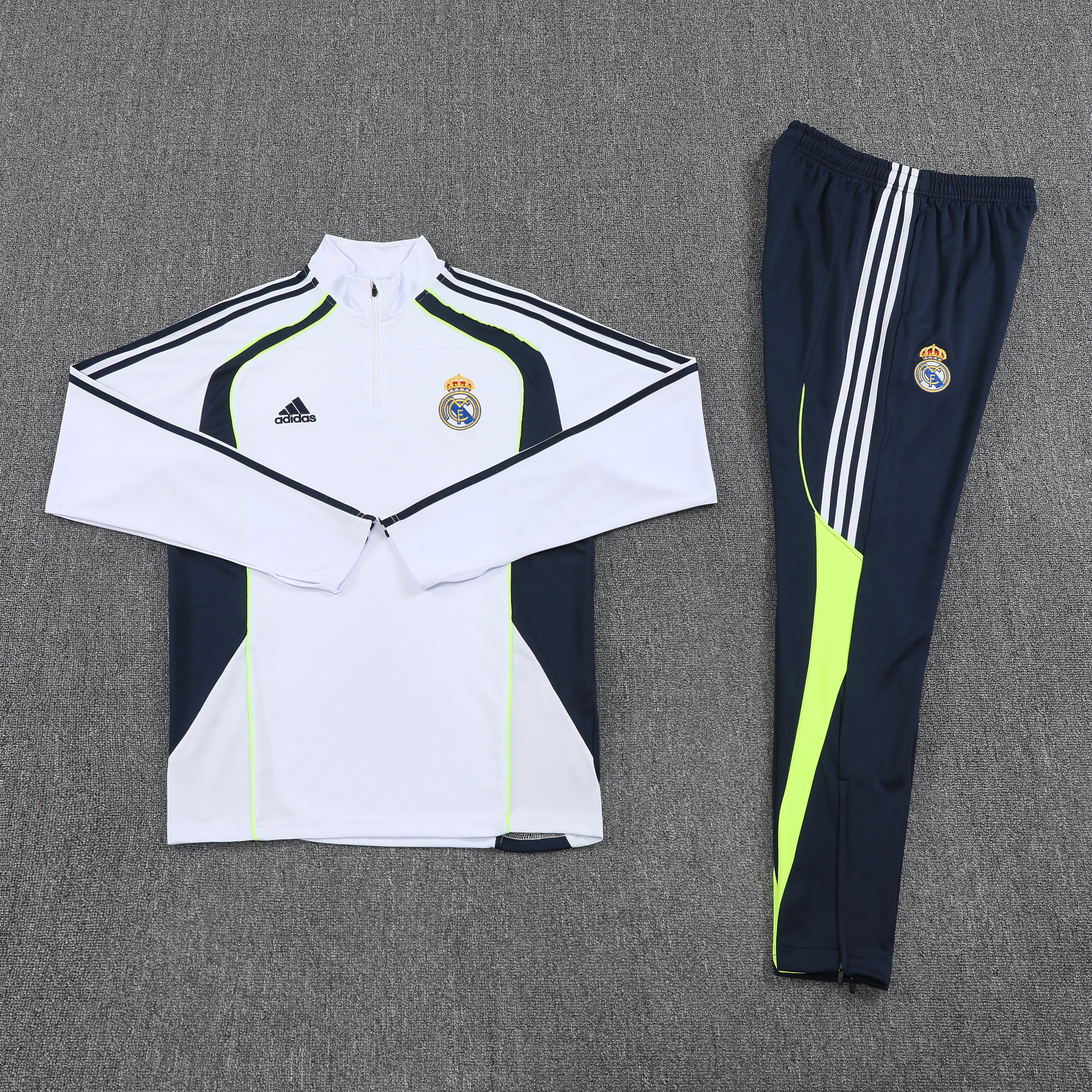 Real Madrid Authentic Training Kit (Sweatshirt+Pants) White 2025/26 - Player Version