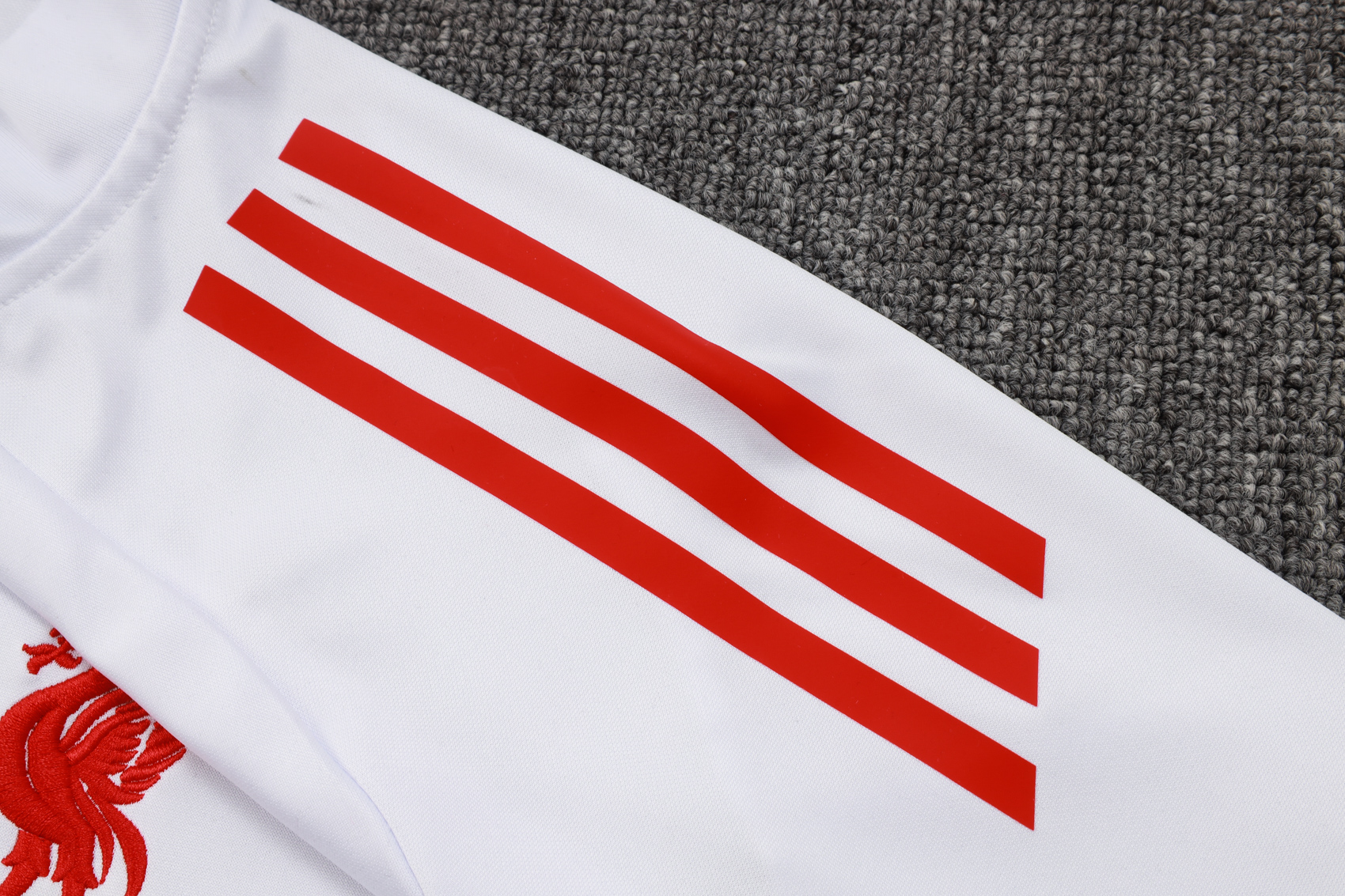 Liverpool Training Kit (Sweatshirt+Pants) White 2025/26