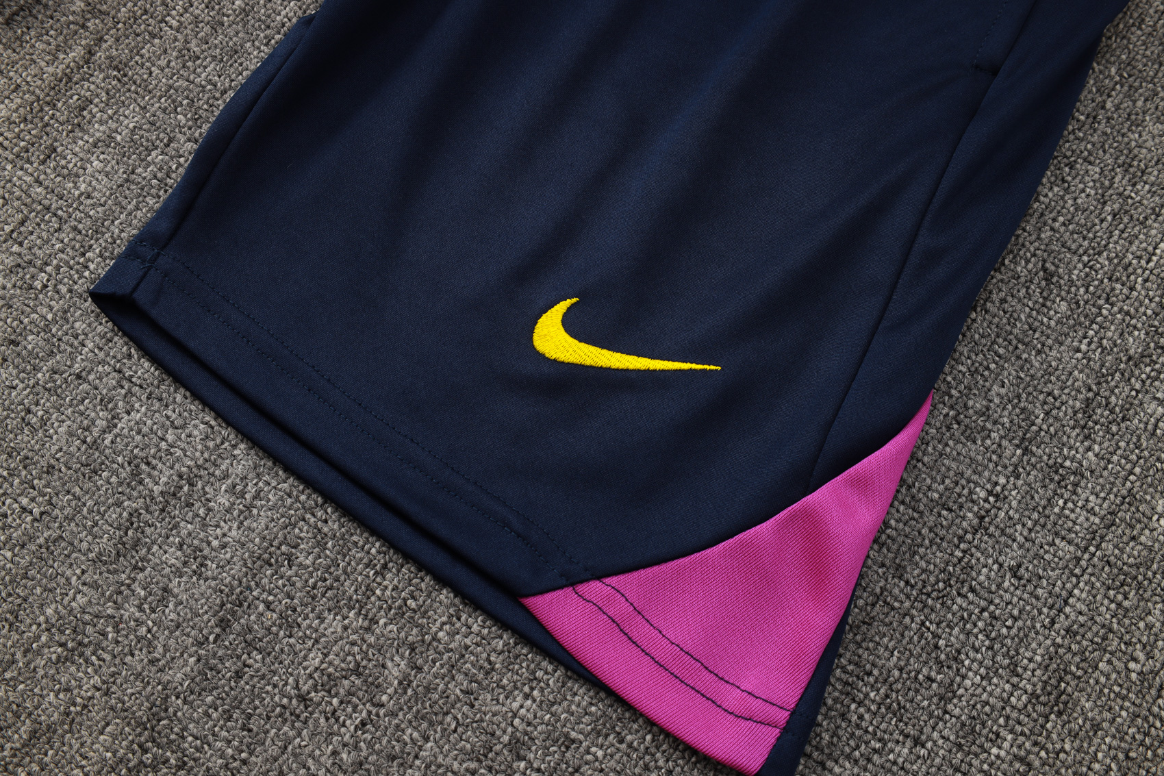 Barcelona Sleeveless Training Kit 2025/26