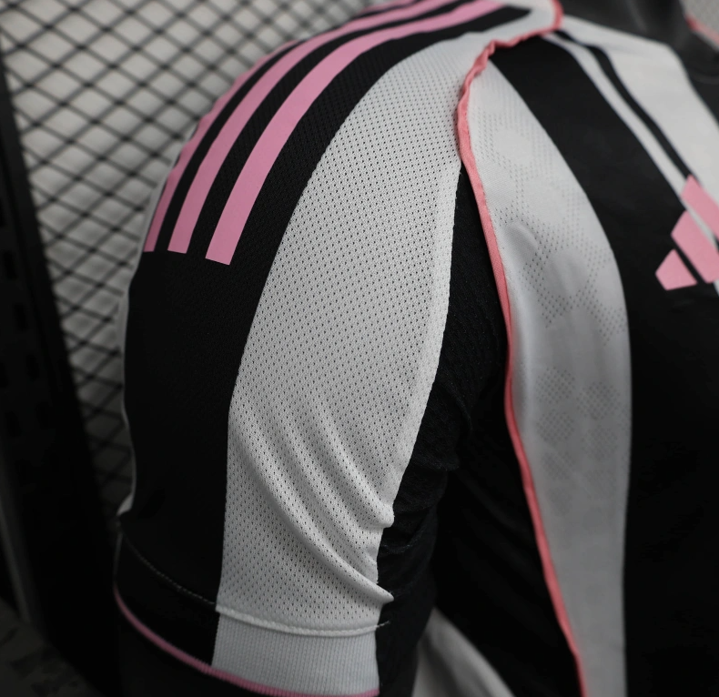 Player Version 25/26 Juventus Home Jersey