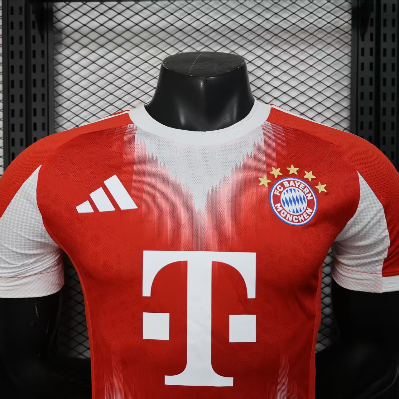 Player Version 25-26 Bayern Munich Home Jersey