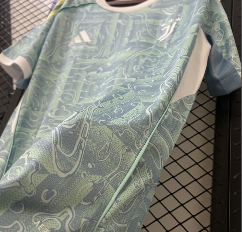 25-26 Juventus Away Jersey