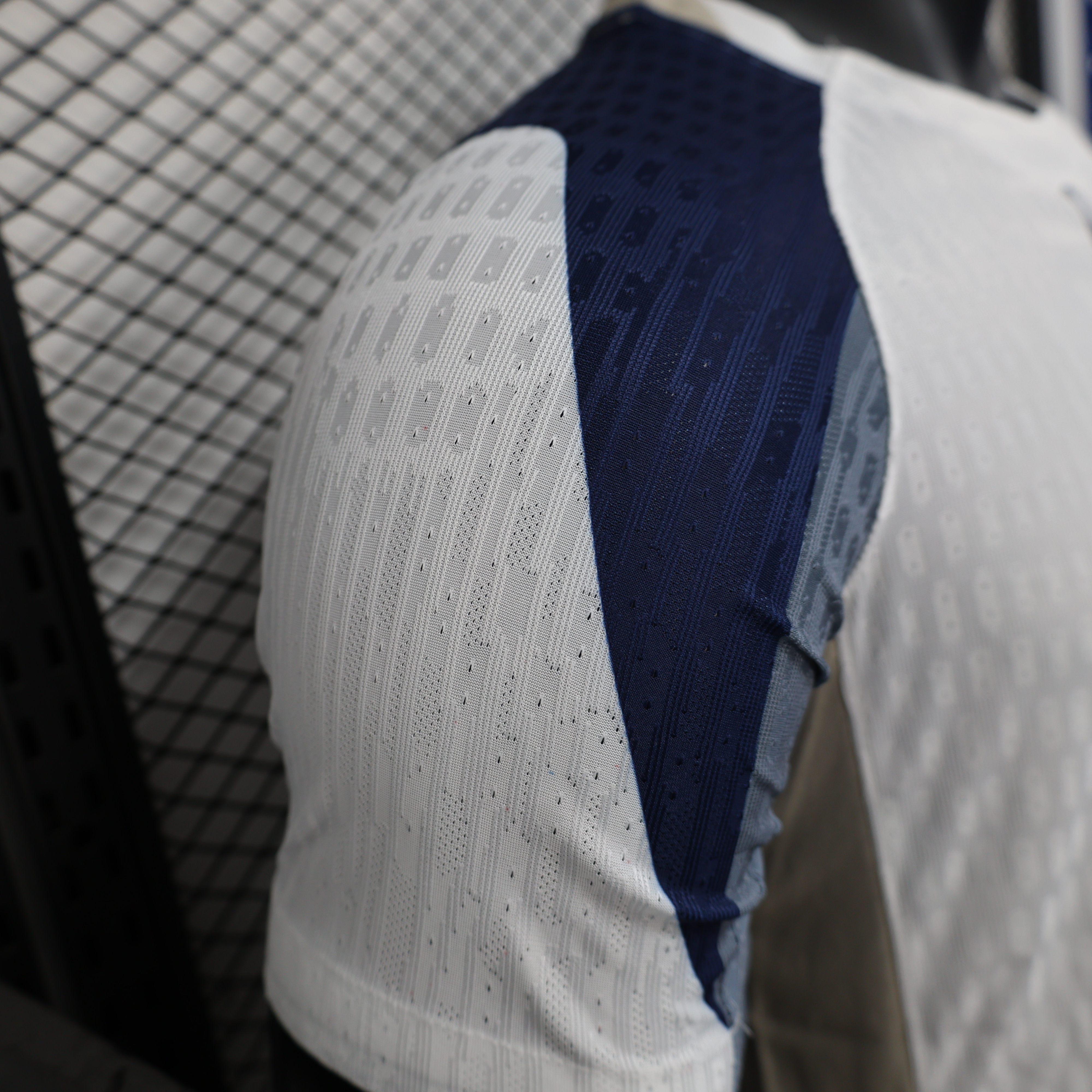 Player Version 25-26 Tottenham Hotspur Home Jersey