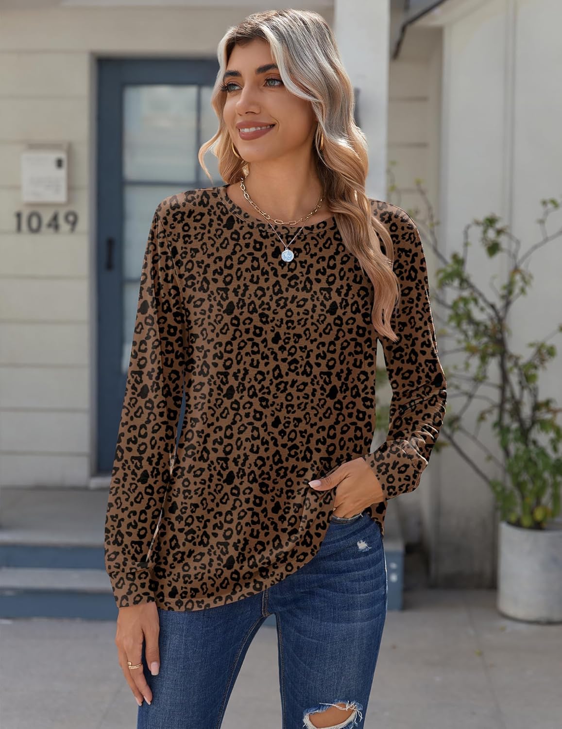 Zeagoo Women’s Long Sleeve Crewneck Tops Lightweight Basic Tee Business Casual