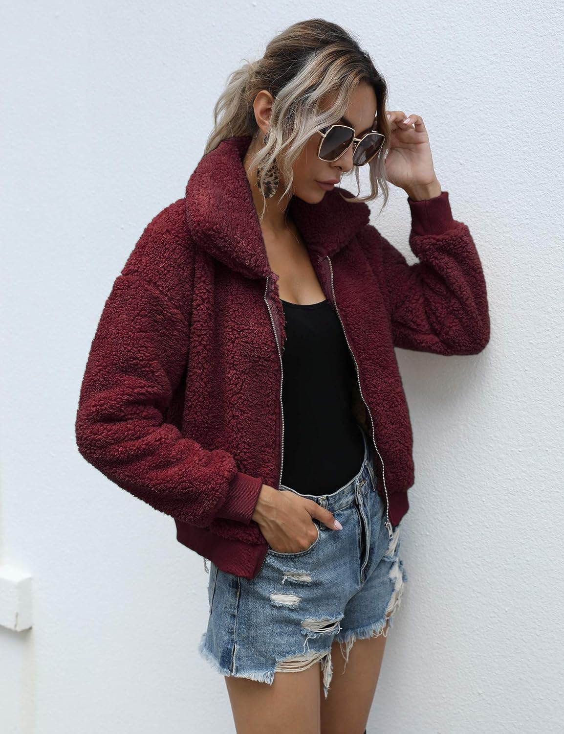 AKEWEI Women's Short Faux Fur Zip-Up Jacket Warm Shaggy Fluffy Winter Coat with Pockets