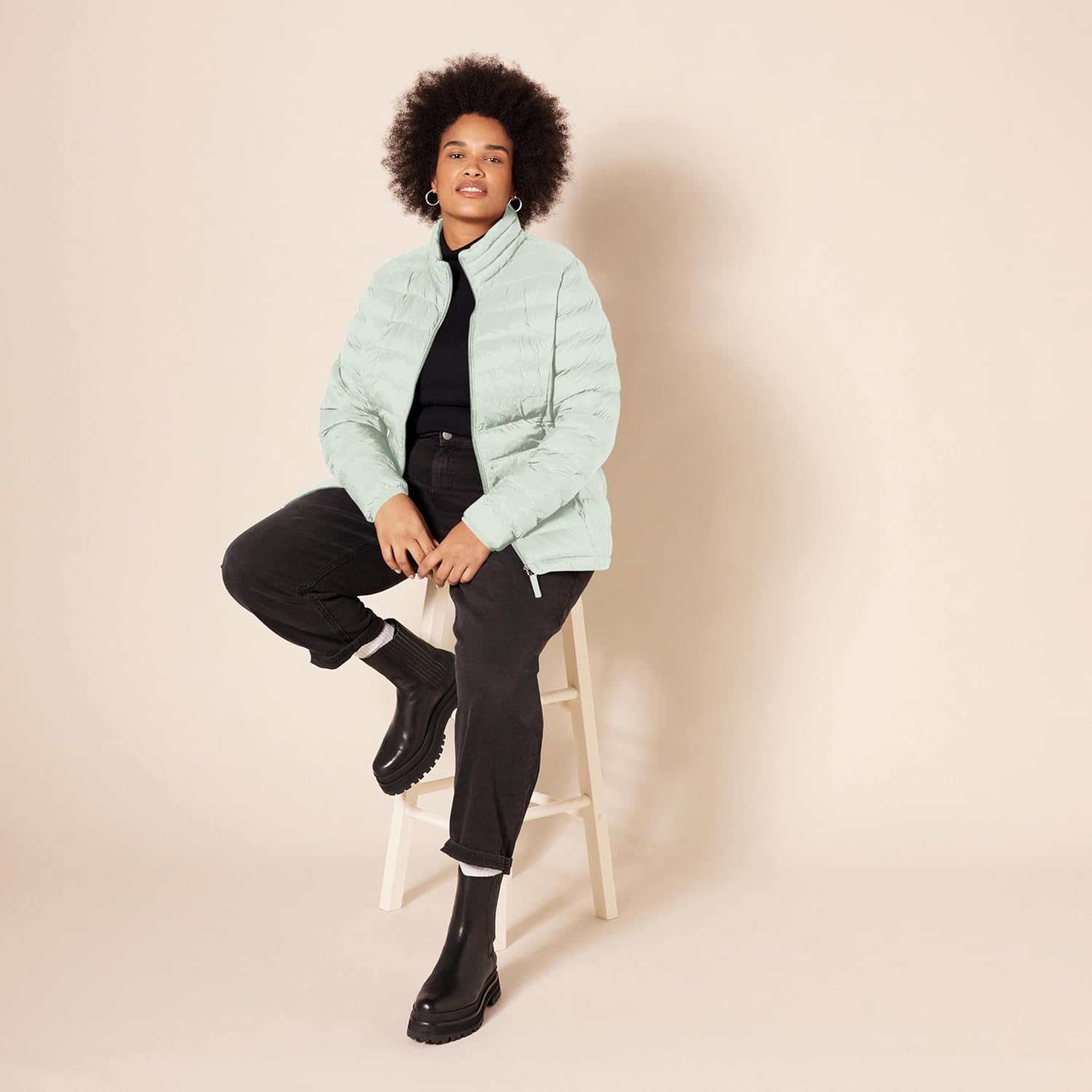 Amazon Essentials Women's Lightweight Long-Sleeve Packable Water-Resistant Puffer Jacket (Plus Sizes Available)