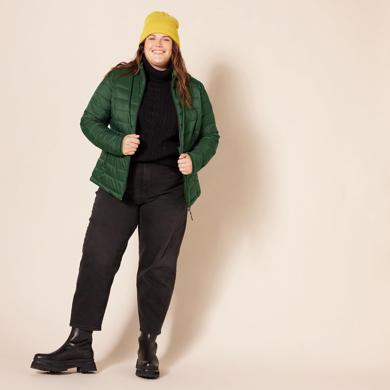 Amazon Essentials Women's Lightweight Long-Sleeve Packable Water-Resistant Puffer Jacket (Plus Sizes Available)