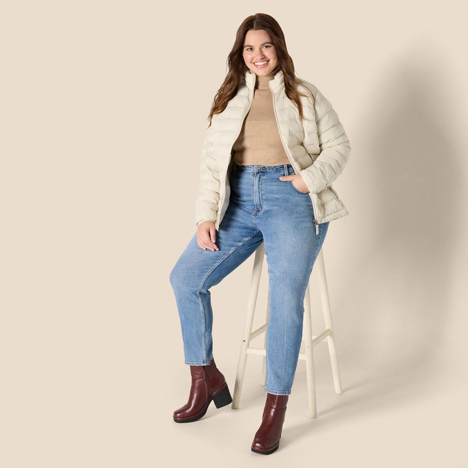 Amazon Essentials Women's Lightweight Long-Sleeve Packable Water-Resistant Puffer Jacket (Plus Sizes Available)