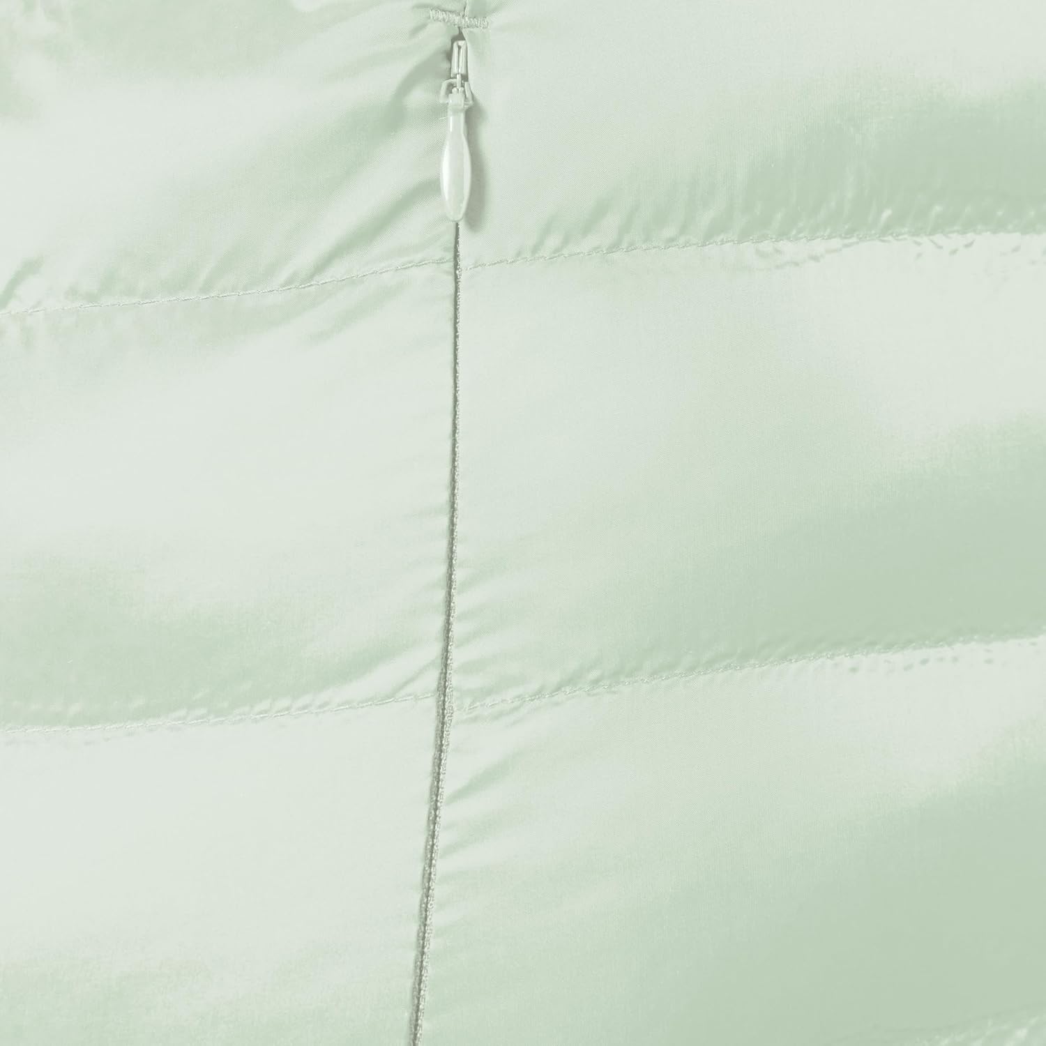 Amazon Essentials Women's Lightweight Long-Sleeve Packable Water-Resistant Puffer Jacket (Plus Sizes Available)