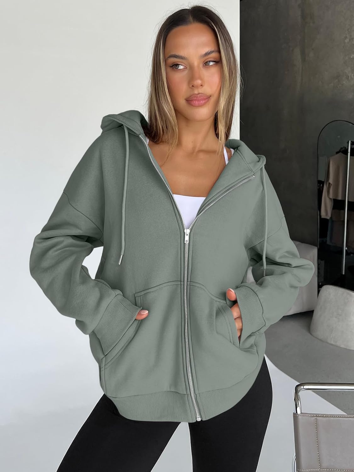Trendy Queen Women's Oversized Zip-Up Hoodie Sweatshirt Fall 2025 School Fashion Casual Jacket Winter Outfit
