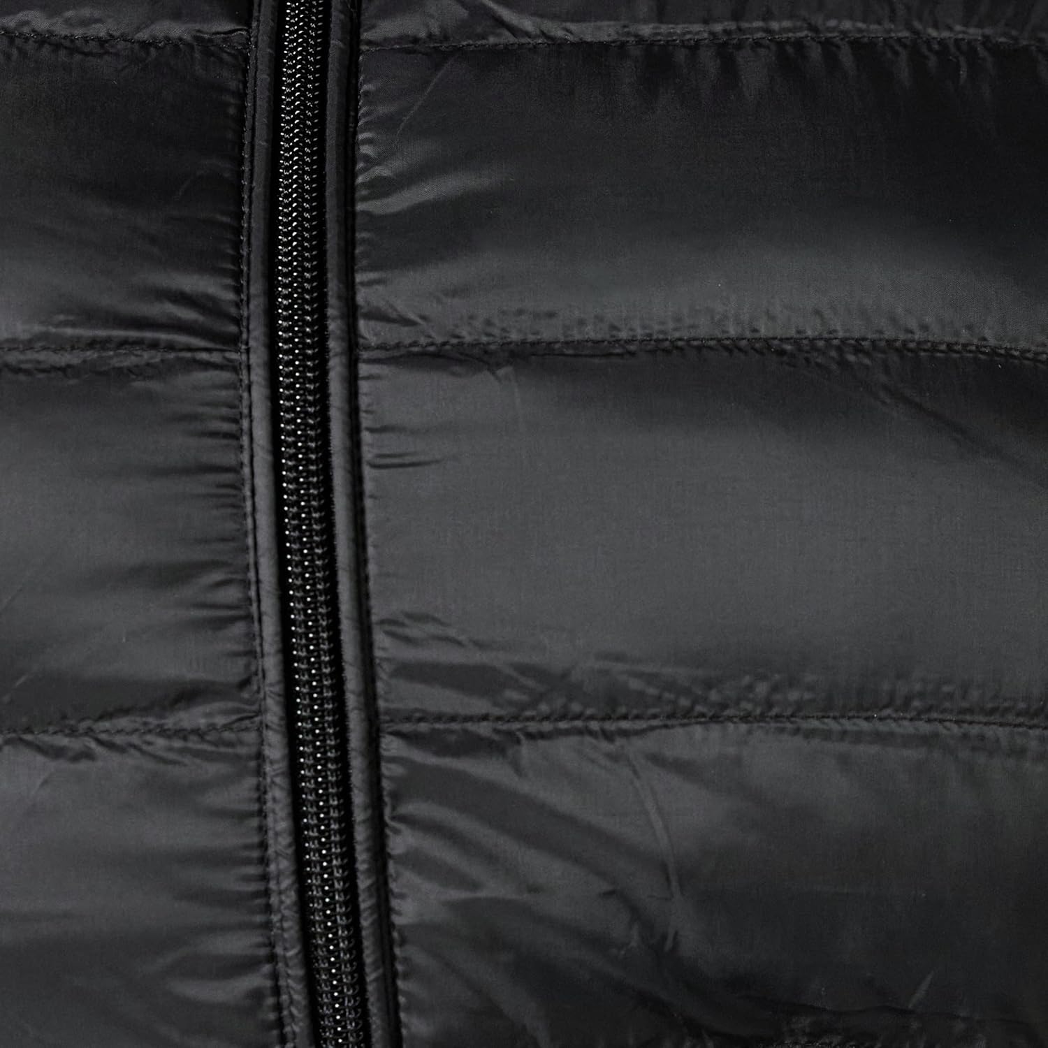 Amazon Essentials Women's Lightweight Long-Sleeve Packable Water-Resistant Puffer Jacket (Plus Sizes Available)