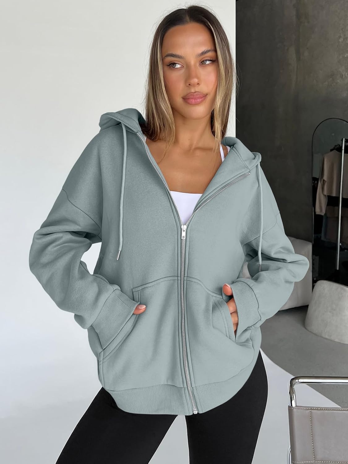 Trendy Queen Women's Oversized Zip-Up Hoodie Sweatshirt Fall 2025 School Fashion Casual Jacket Winter Outfit