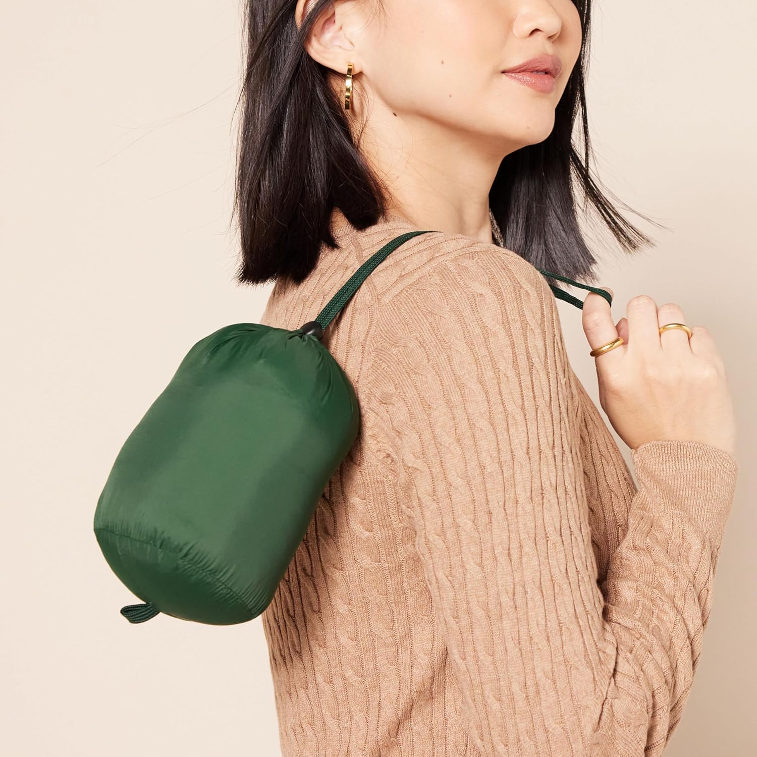 Amazon Essentials Women's Lightweight Long-Sleeve Packable Water-Resistant Puffer Jacket (Plus Sizes Available)