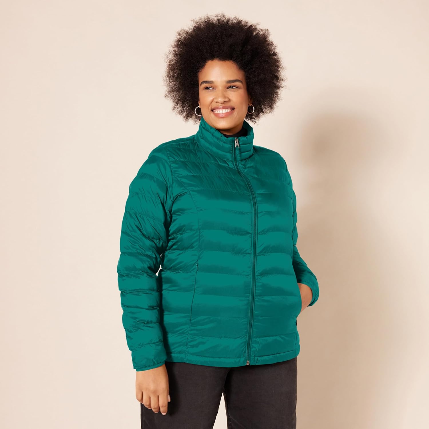 Amazon Essentials Women's Lightweight Long-Sleeve Packable Water-Resistant Puffer Jacket (Plus Sizes Available)
