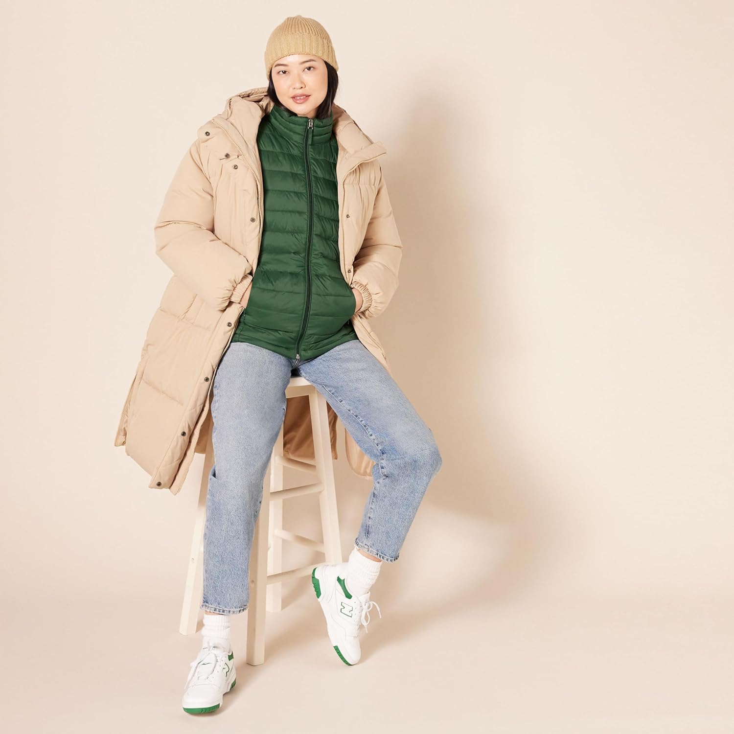 Amazon Essentials Women's Lightweight Long-Sleeve Packable Water-Resistant Puffer Jacket (Plus Sizes Available)