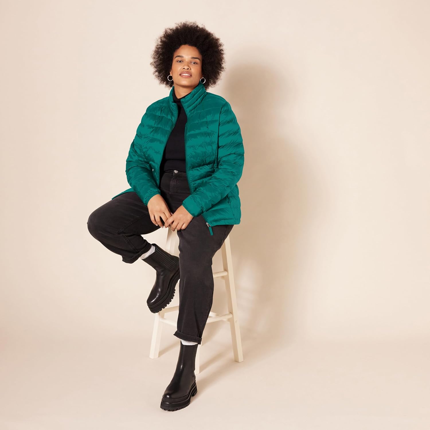 Amazon Essentials Women's Lightweight Long-Sleeve Packable Water-Resistant Puffer Jacket (Plus Sizes Available)