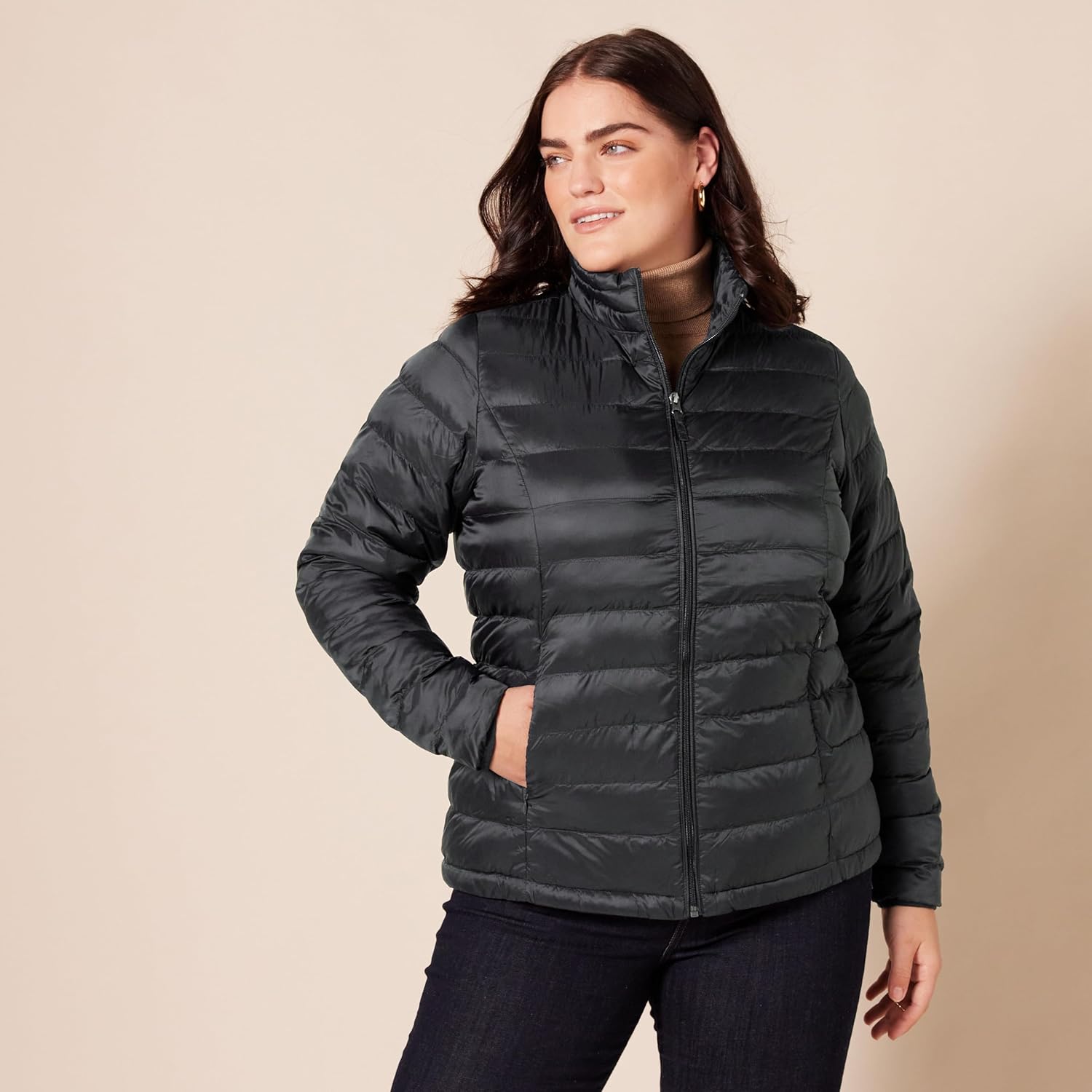 Amazon Essentials Women's Lightweight Long-Sleeve Packable Water-Resistant Puffer Jacket (Plus Sizes Available)