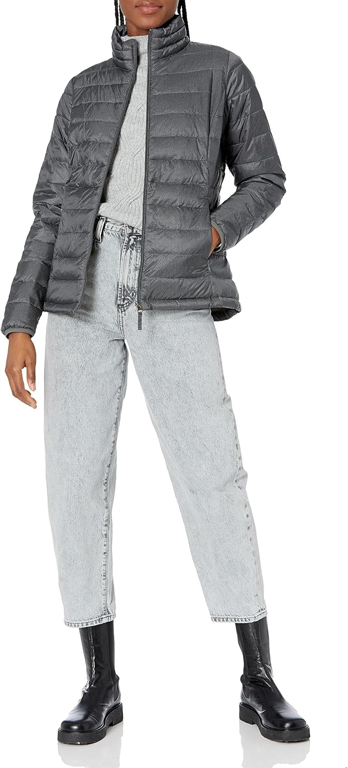 Amazon Essentials Women's Lightweight Long-Sleeve Packable Water-Resistant Puffer Jacket (Plus Sizes Available)