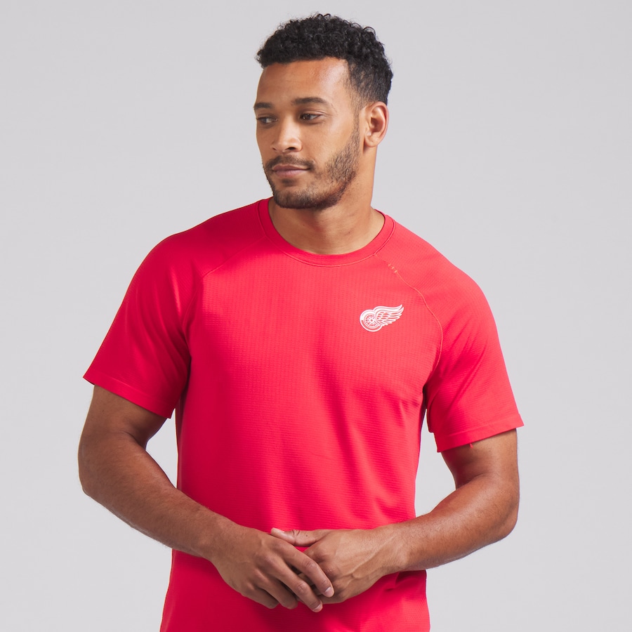 Men's Detroit Red Wings lululemon True Red Metal Vent Tech Short-Sleeve Shirt