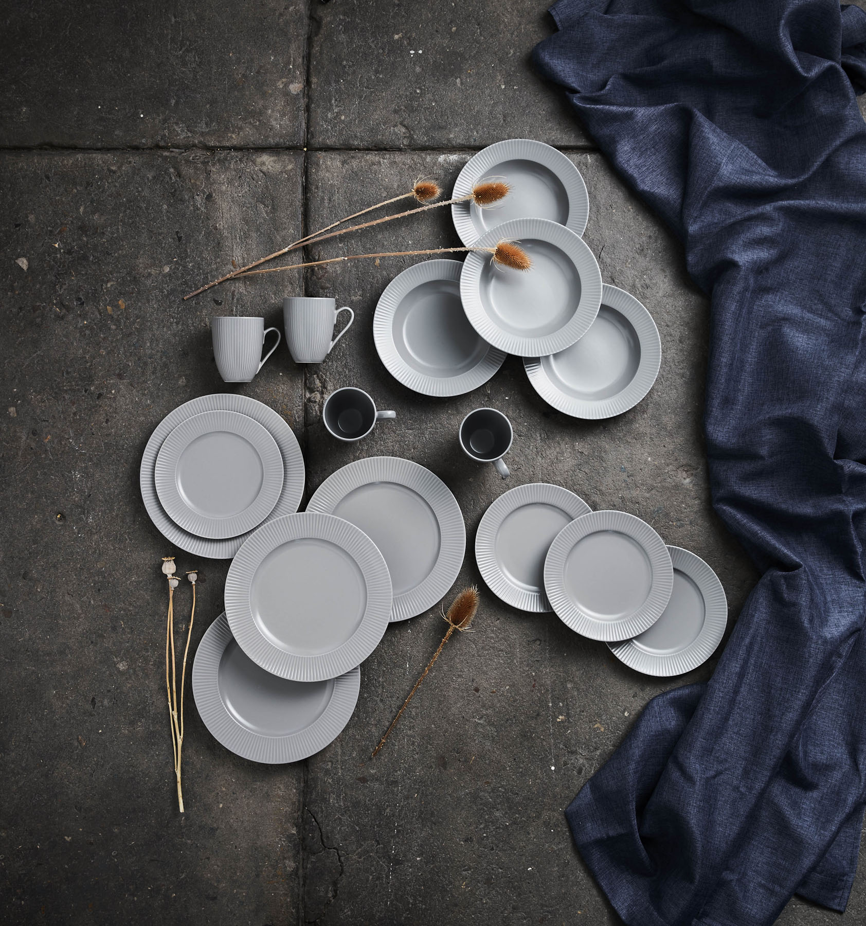 Aida Groovy Tallrik 27 cm Grå