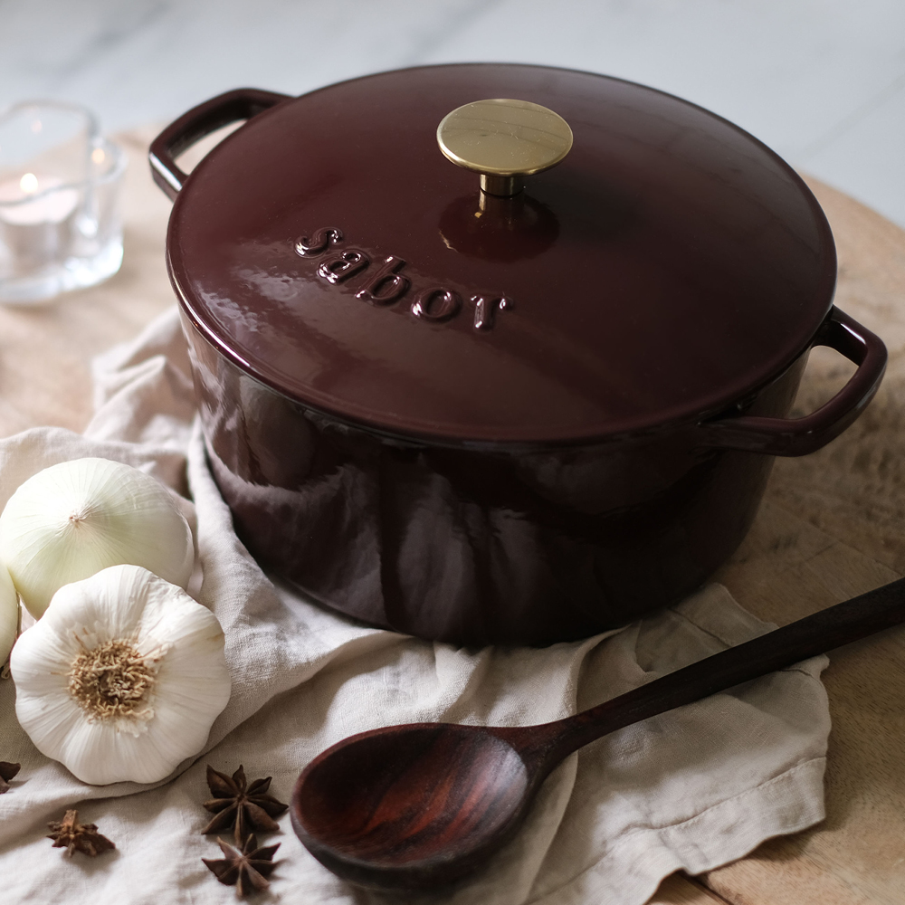 Sabor Gjutjärnsgryta 4,4 L zinfandel/mässing