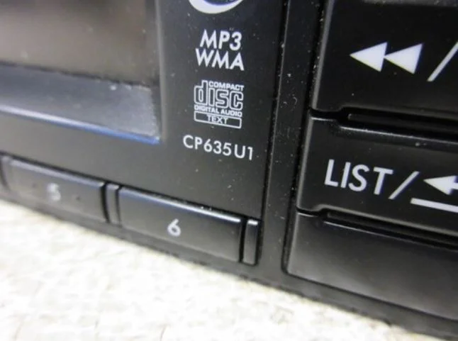 Pre-Owned 11 2011 Subaru Forester AM FM CD HD Radio Receiver CP635U1 OEM LKQ (Good)