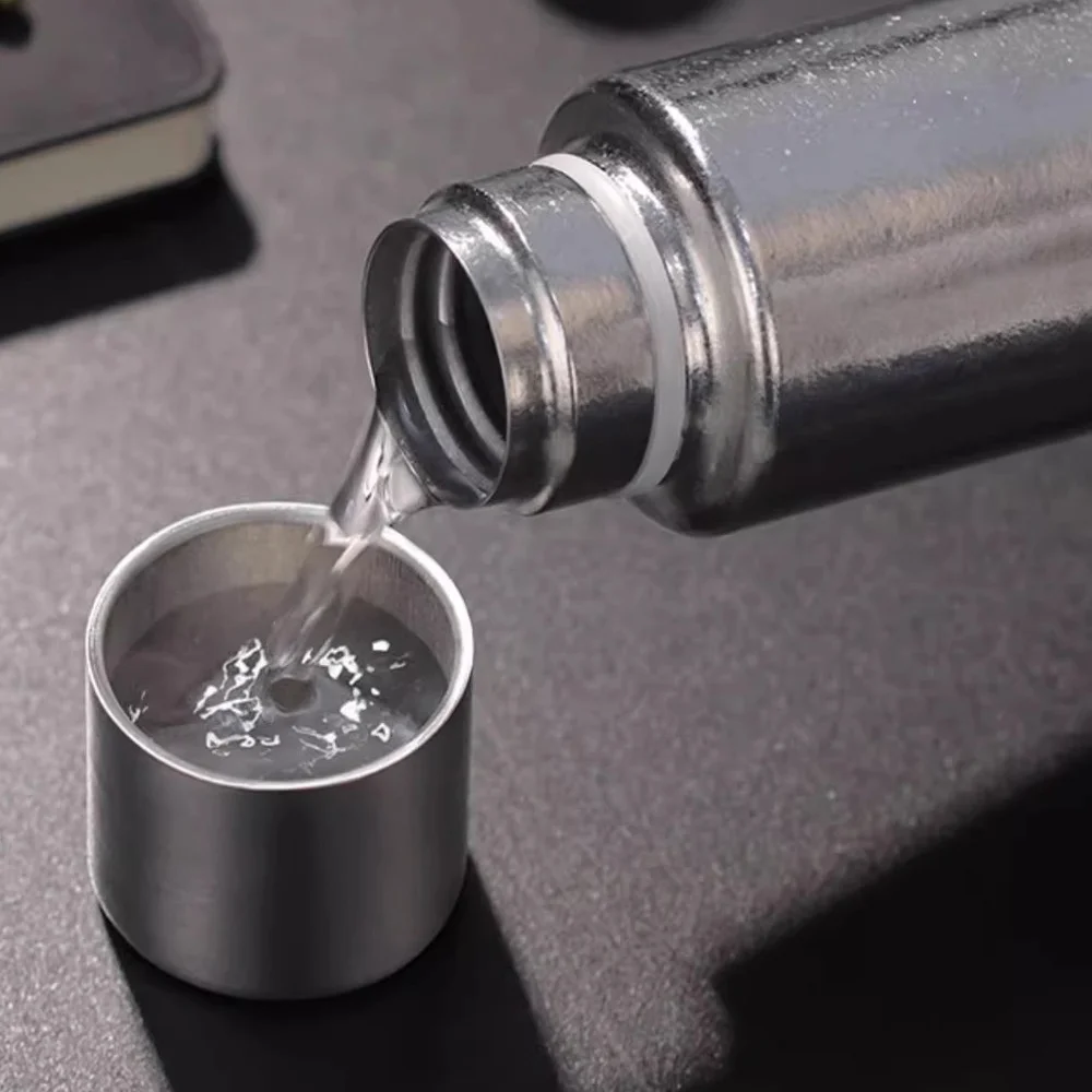 Walmeck Outdoor Camping Hiking Vacuum Cup Insulated Cup, 800ml Large Capacity Dual-Layer Water Bottle for Portable Drinkware