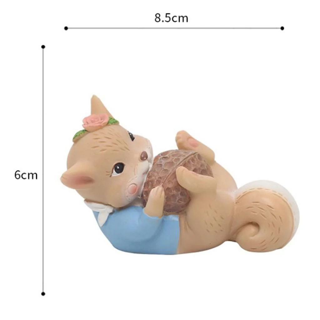 Mini Resin Squirrel Figures Hand-painted Ornament for Dollhouse Collection Cake Toppers Walnut