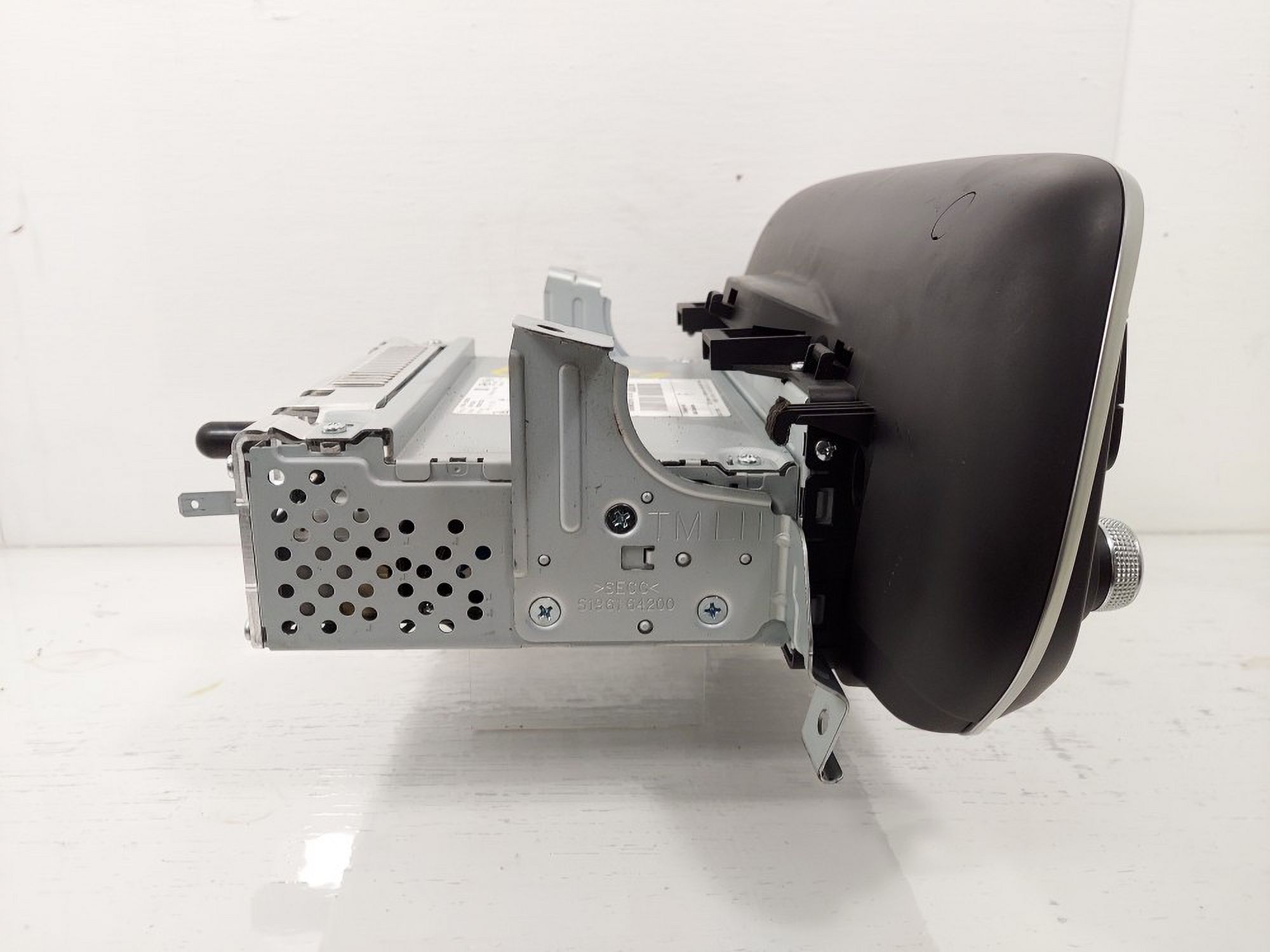 Pre-Owned 2019-2020 Hyundai Santa Fe Radio Receiver w/ 7.0 Screen OEM (Good)