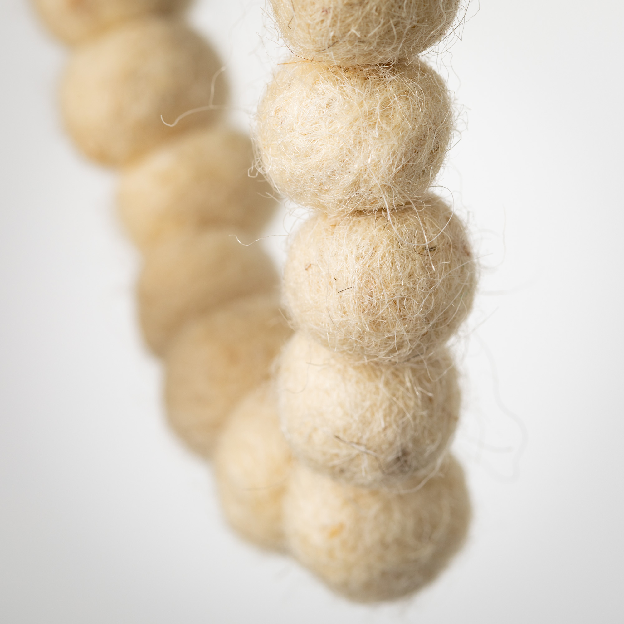 Natural Wool Ball Garland Natural 70