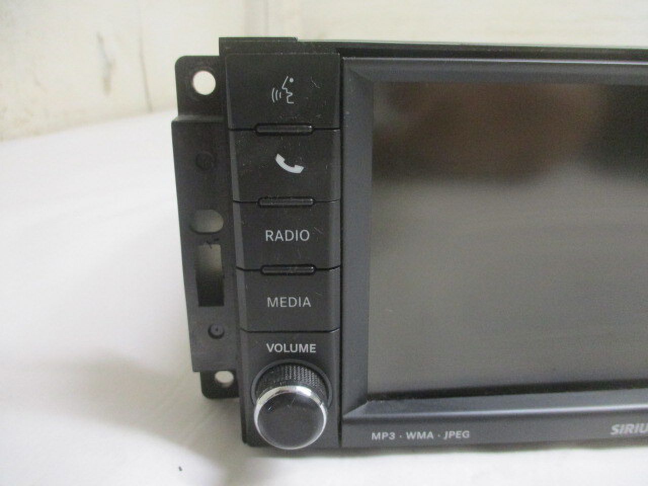 Pre-Owned Dodge Caravan Journey Single CD DVD MP3 WMA Satellite Radio RBZ OEM LKQ (Good)