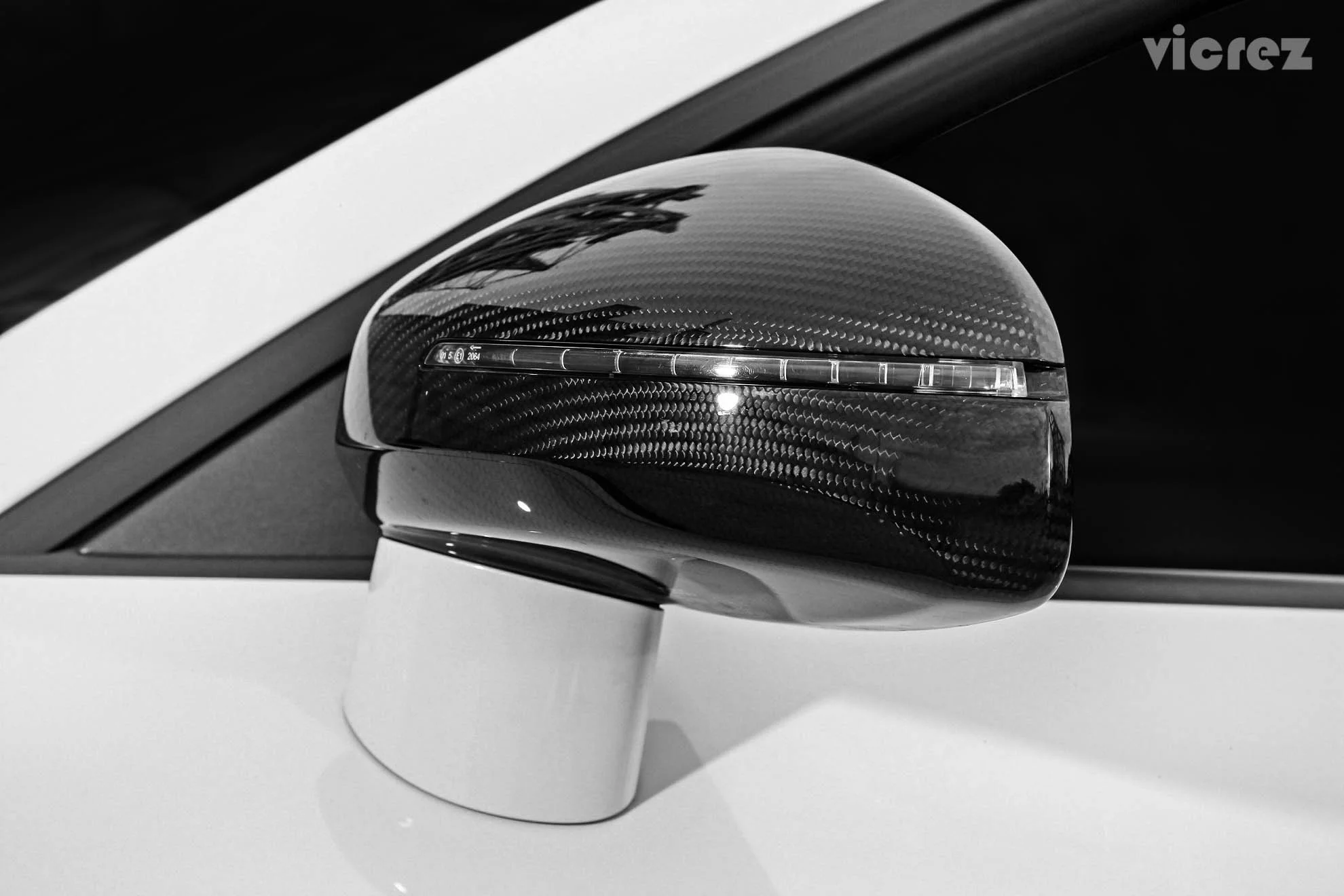 Vicrez Audi R8 2007-2011 & TT 2008-2014 OEM Carbon Fiber Mirror Cover - vz100407