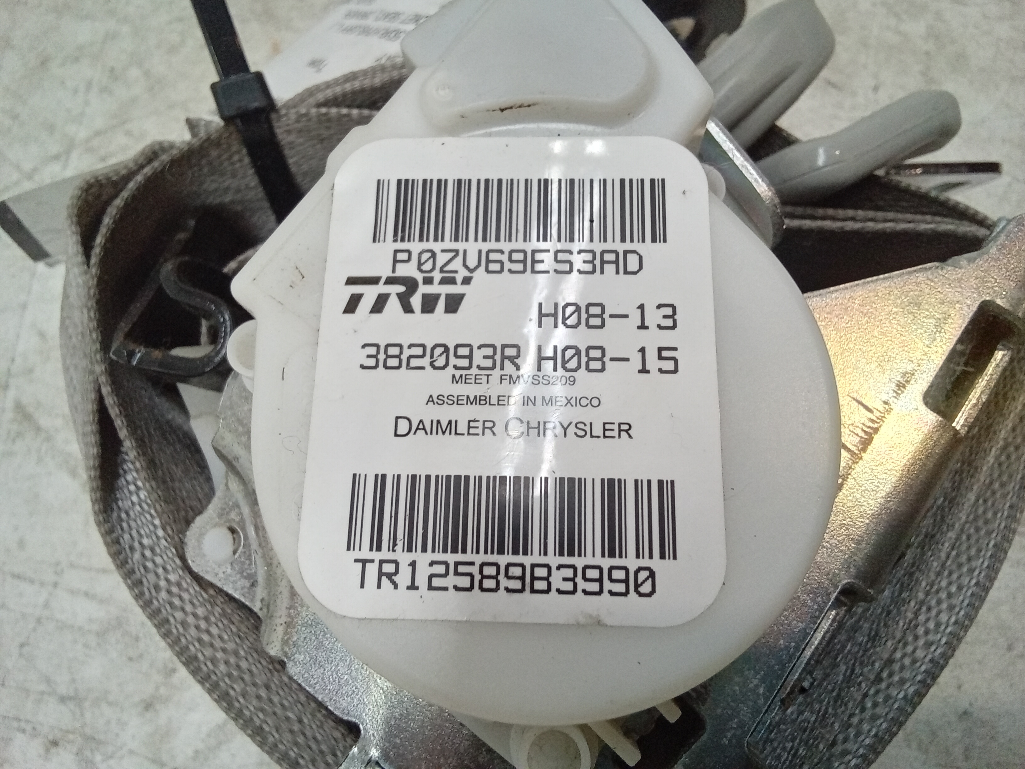 Pre-Owned 10 Dodge Caravan Front Left Driver Seat Belt Retractor Assembly OEM (Good)