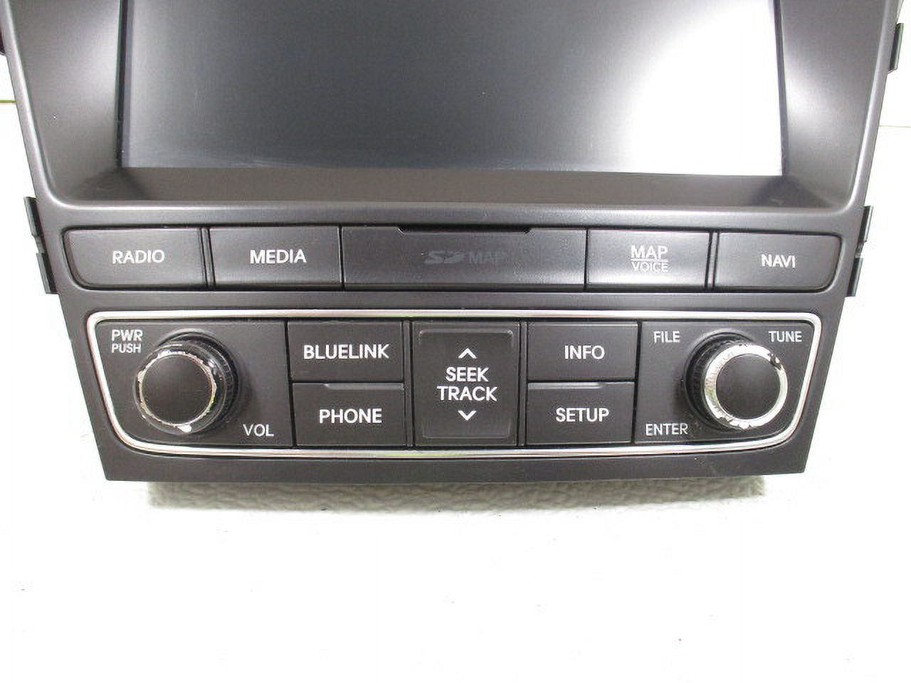 Pre-Owned 17 18 19 Hyundai Santa FE CD Navigation Radio Receiver ID 96560B8511NN5 OEM LKQ (Good)