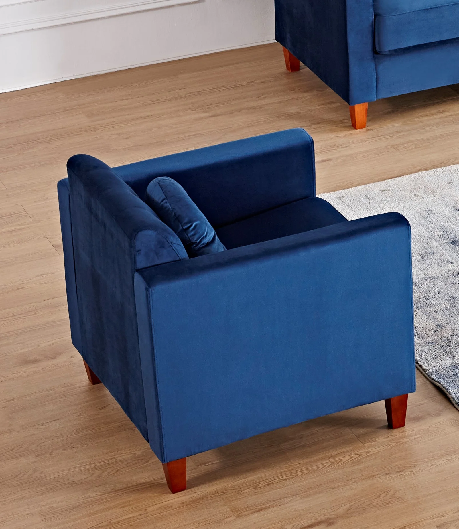 Uspridefurniture Cendejas 31.9'' Wide Tufted Velvet Armchair -Blue