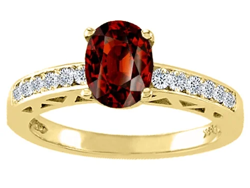 Tommaso Design�  Oval 7x5mm Genuine Garnet Solitaire Engagement Ring