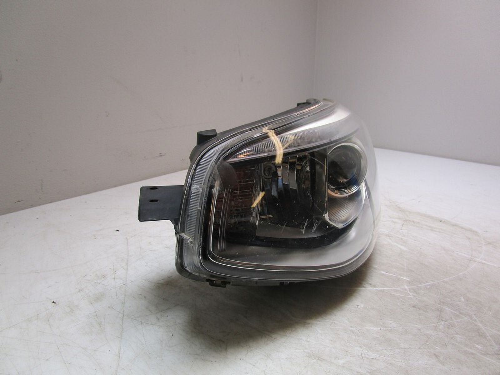 Pre-Owned 2014-2016 Kia Soul Lh Driver Halogen Headlight Assembly OEM (Good)