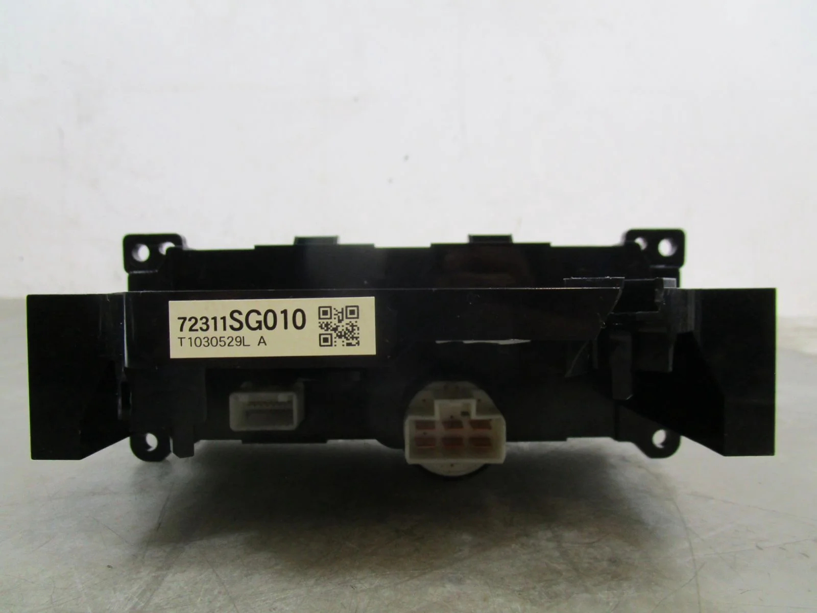 Pre-Owned 14 15 2014-2015 Subaru Forester Heater & AC Control Unit OEM (Good)