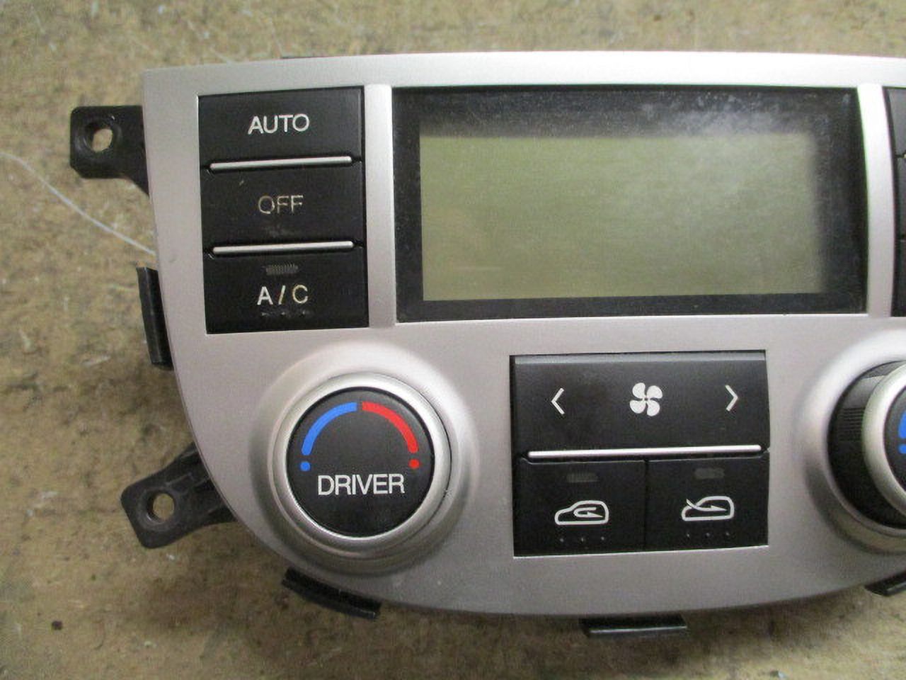 Pre-Owned 2007-2010 Hyundai Santa Fe Automatic Climate AC Heater Control OEM LKQ (Good)