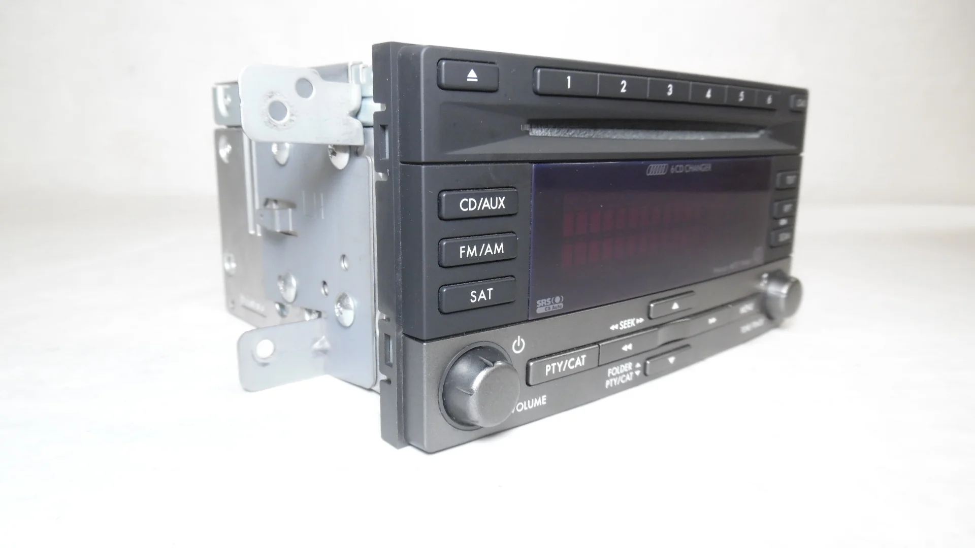 Pre-Owned 2009-2013 Subaru Forester 6 Disc CD MP3 Player Radio Receiver PP644U6 OEM (Good)