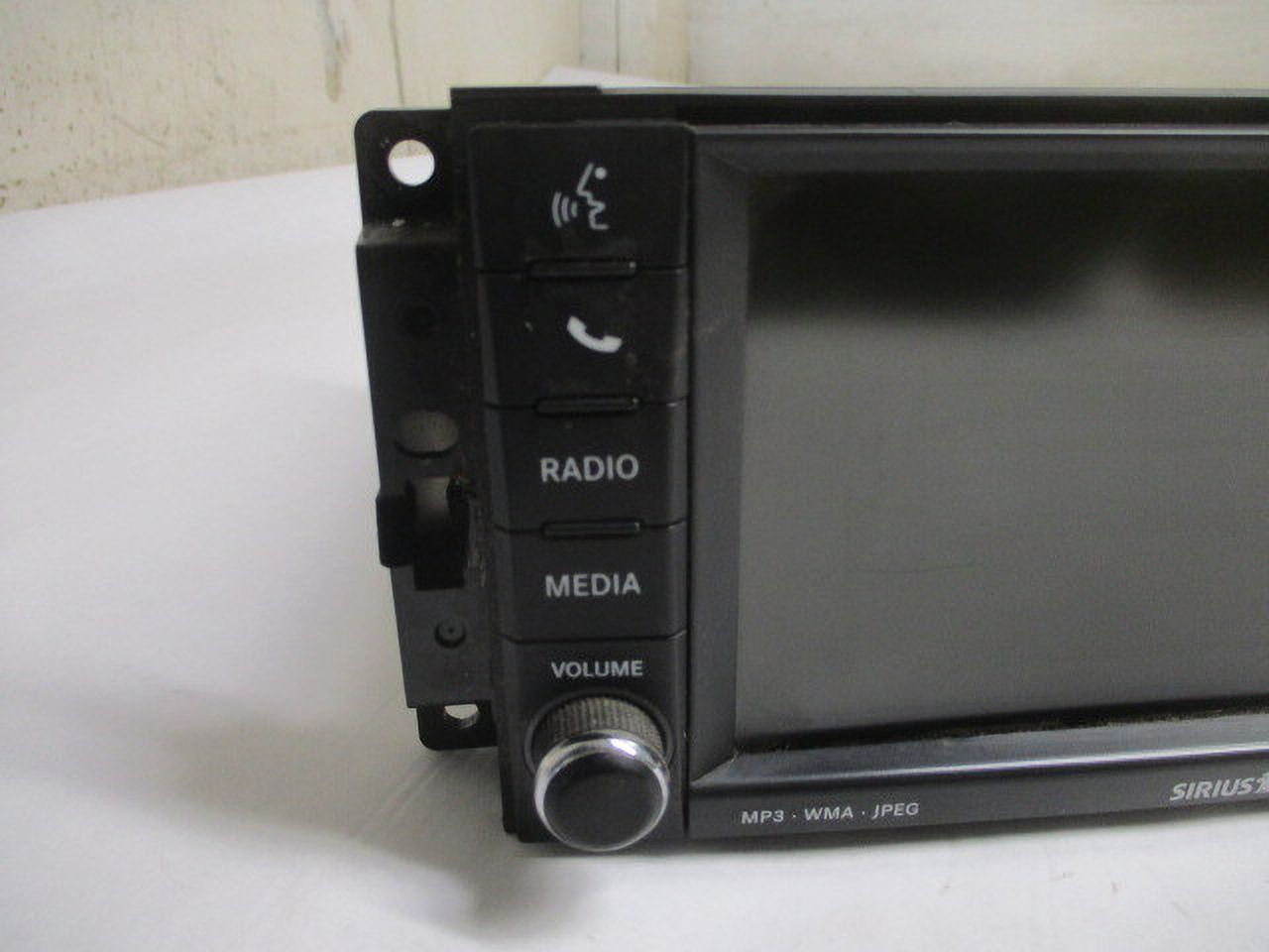 Pre-Owned Dodge Journey Caravan CD DVD MP3 WMA Satellite Player Radio RBZ OEM LKQ (Good)