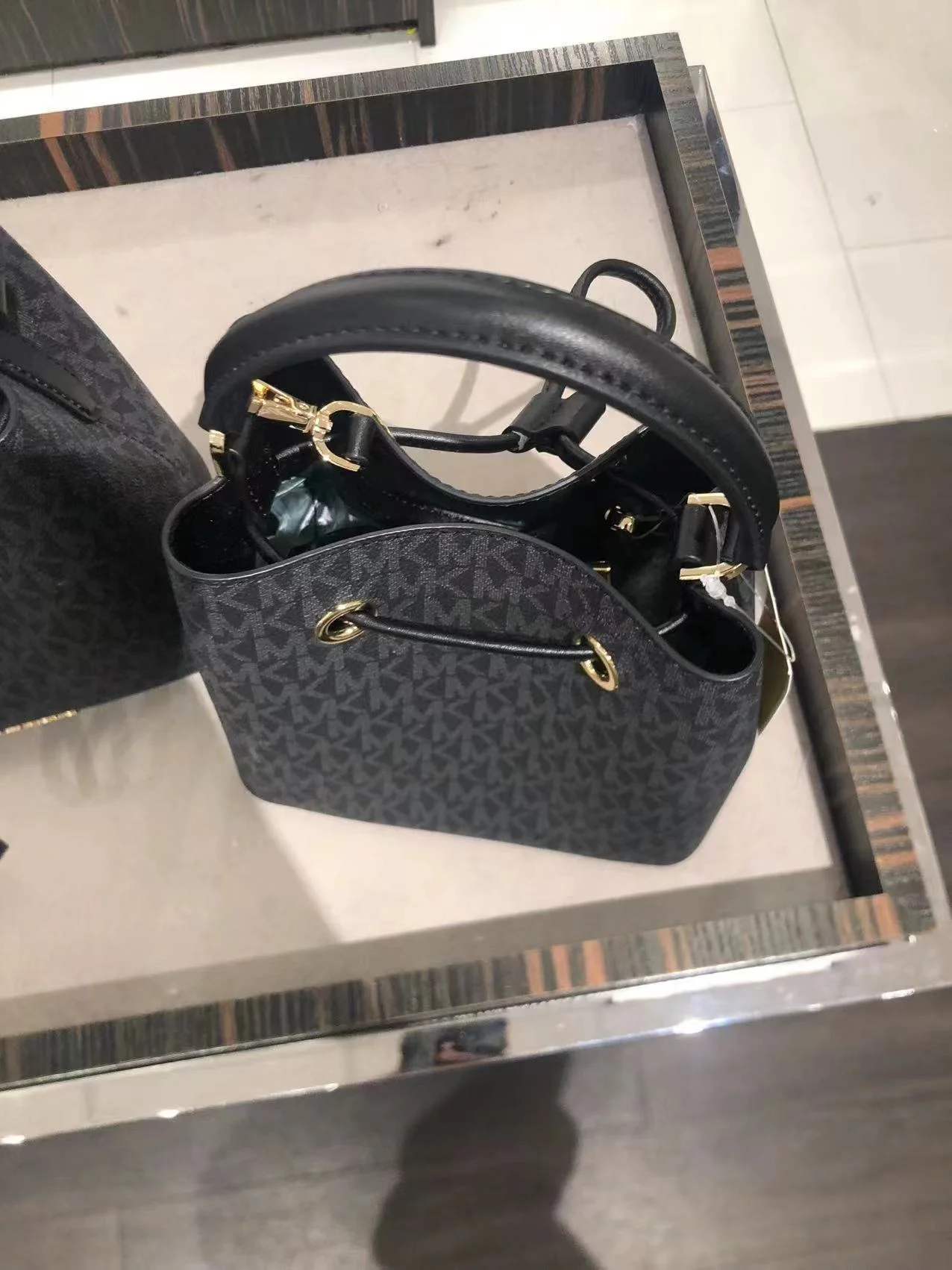 Michael Kors 35T0Gu2C0B Suri Small Logo Crossbody Bag In Black