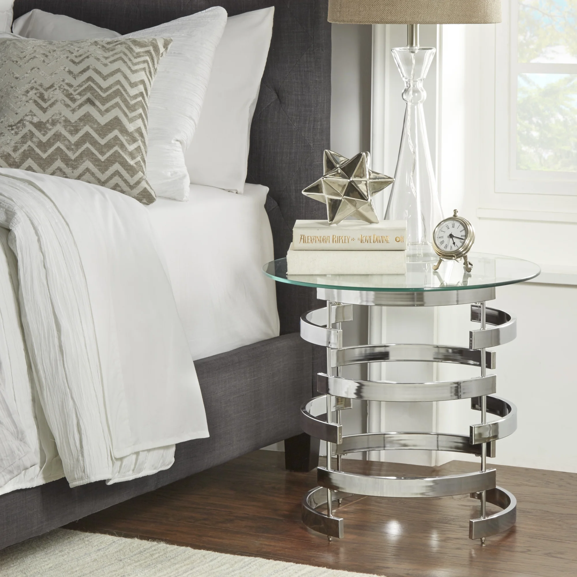 Chelsea Lane Cleave Modern Glam Glass and Metal Round End Table, Chrome