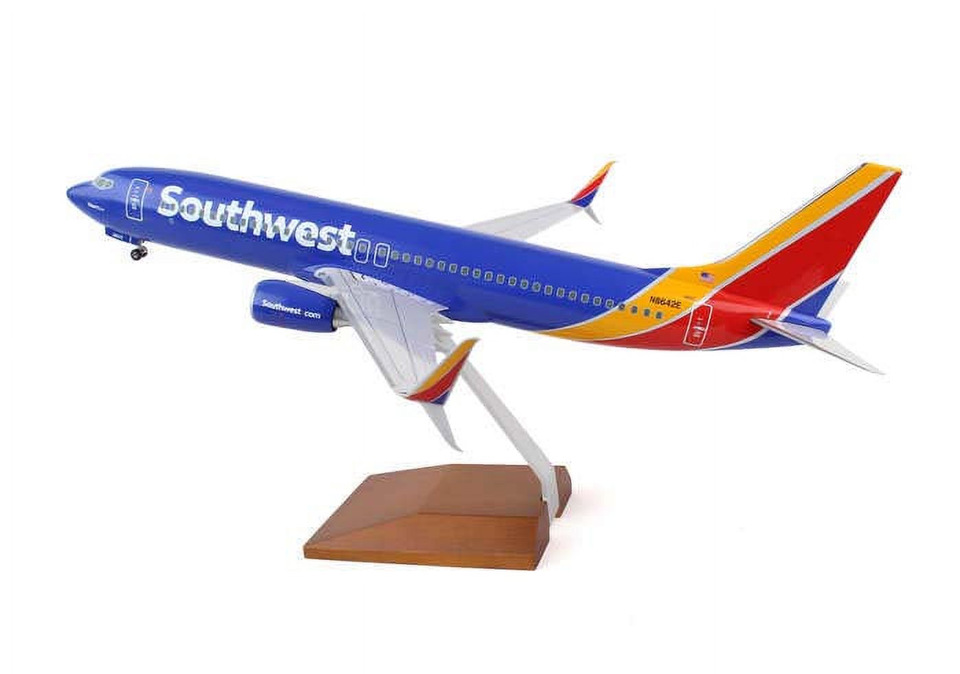Skymarks Supreme SKR8250 1-100 Southwest 737-800 with Gear & Wood Stand Heart